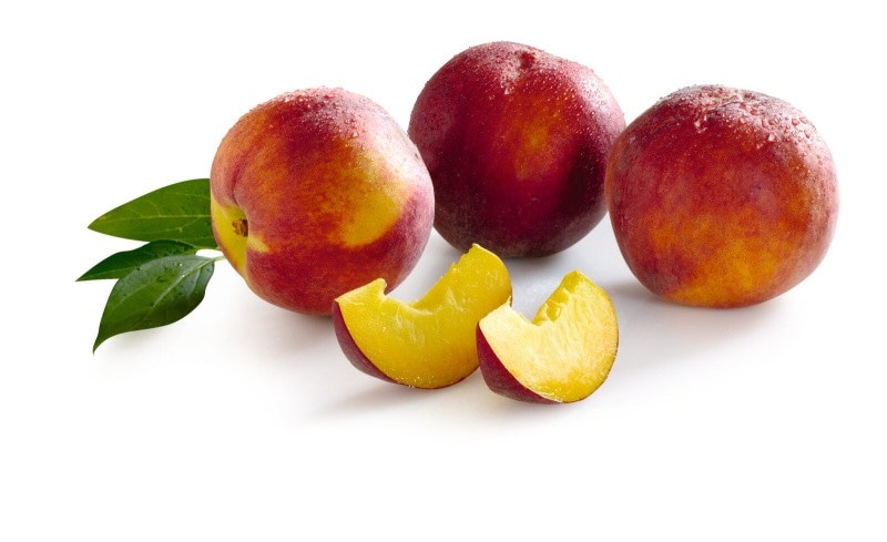 Breskve ali nektarine 1 kg Akcija u trgovini Tuš